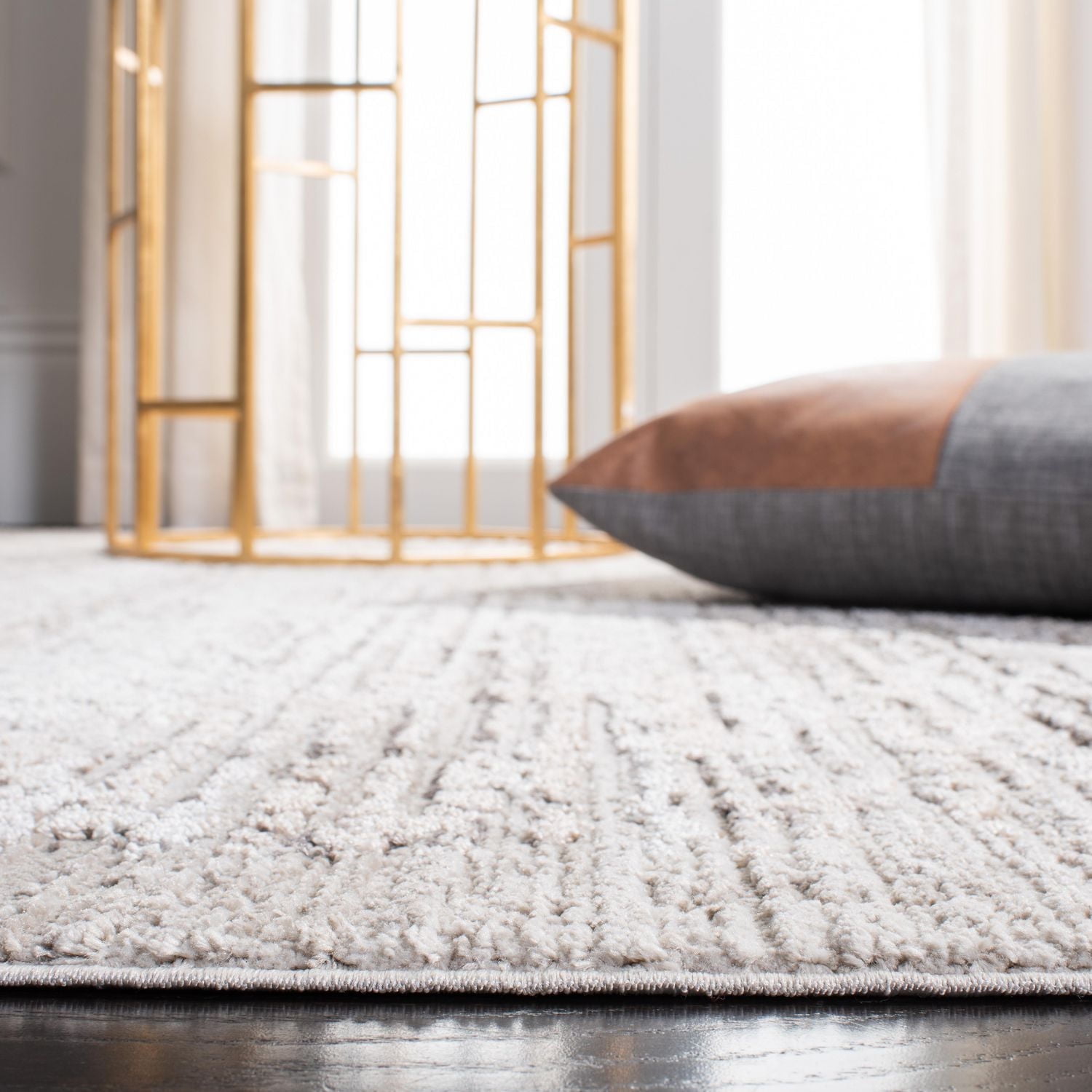 Safavieh Mayflower Hieren Geometric Area Rug