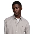 thumbnail image 2 of Camisa Tommy Hilfiger de popelina micro a cuadros, corte regular, para hombre, 2 of 5
