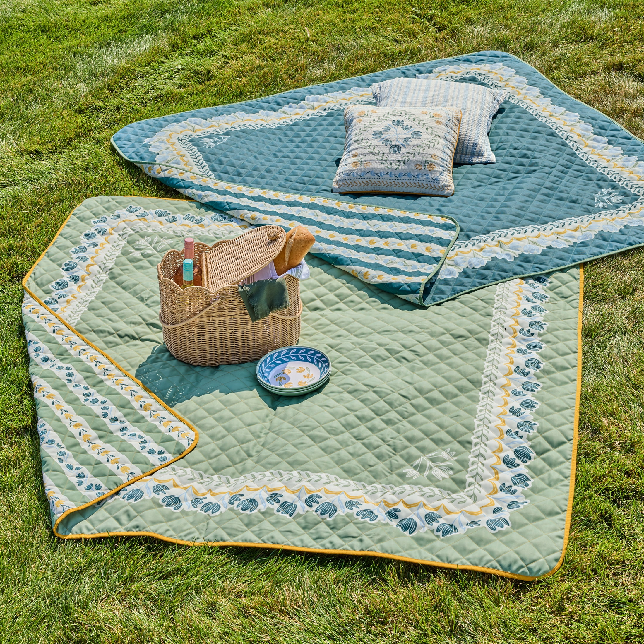 Better Homes & Gardens Sylvia Reversible Floral Outdoor Blanket Teal Stone 72 x 72