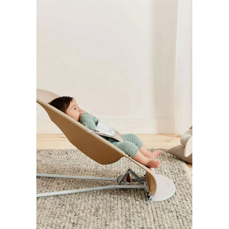 babybjorn チェア Amazon.com : BabyBjörn Bouncer Bliss, Blue, Woven, Petal