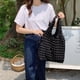thumbnail image 4 of Bolso de hombro con burbujas en la nube para mujer Bolso de compras simple plisado (negro), 4 of 8