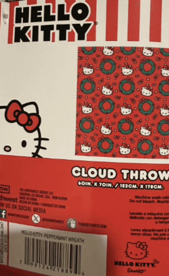 Hello Kitty Pepermint Wreath 60in x 70in Cloud Throw