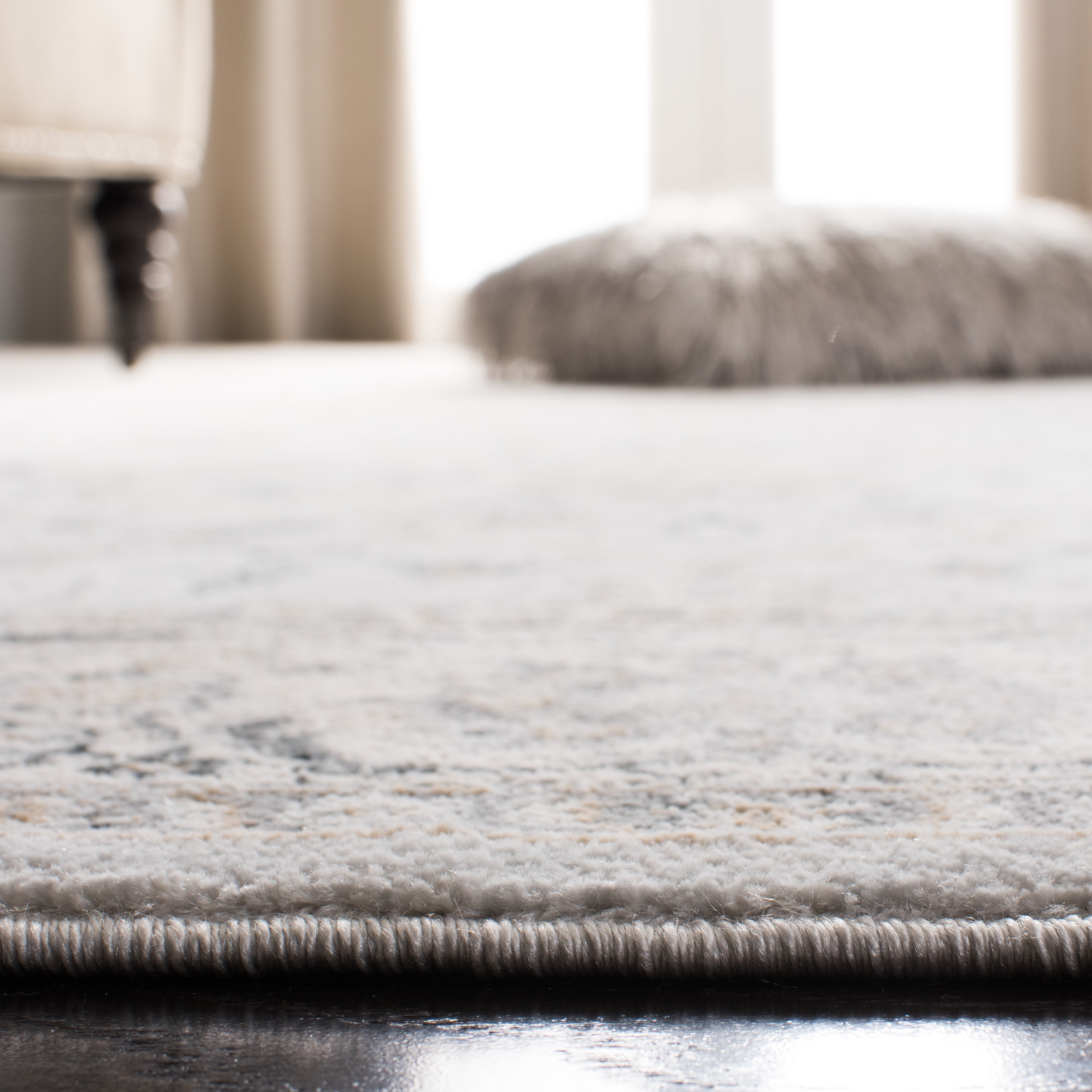 SAFAVIEH Isabella Kuzman Oriental Area Rug, Light Grey/Cream, 10' x 14'