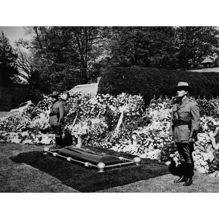 Fdr. Former Us President Franklin Delano Roosevelt'S Burial History (36 x 24)