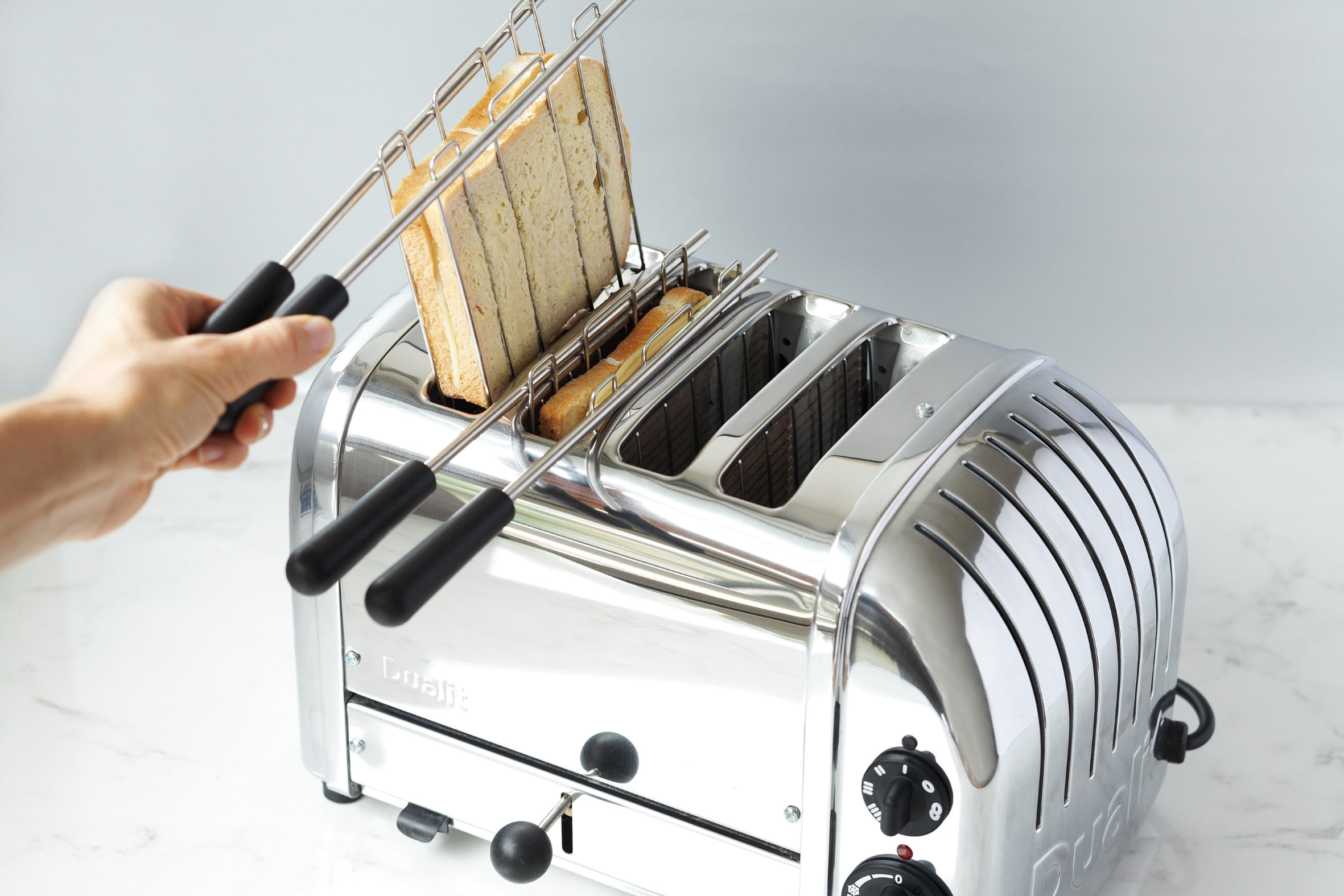 Dualit D4VMHA Classic 4-Slice Toaster Metallic Charcoal 1800 Watts