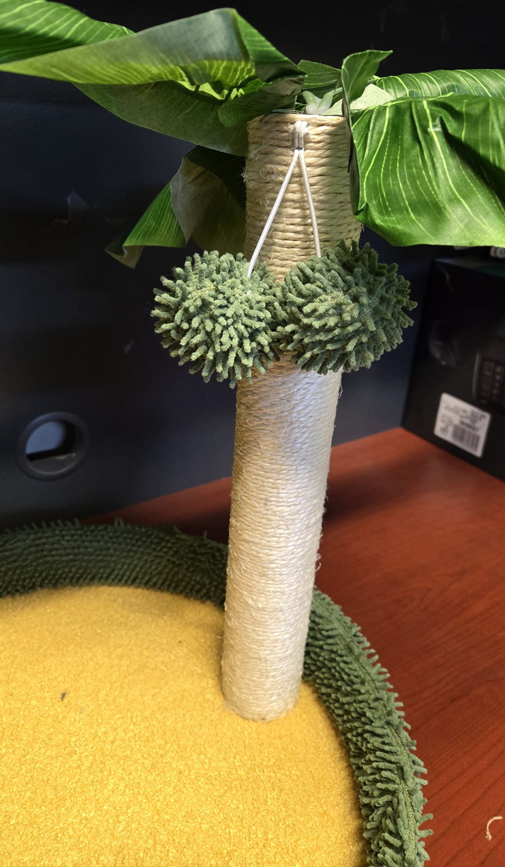 Sunthx Cat Scratching Post For Kittens for Indoors With two Dangling Balls