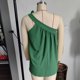 thumbnail image 3 of Blusa de verano verde con lazo, escote plisado, un solo hombro, sin mangas, perfecta para el estilo diario, talla M, 3 of 4