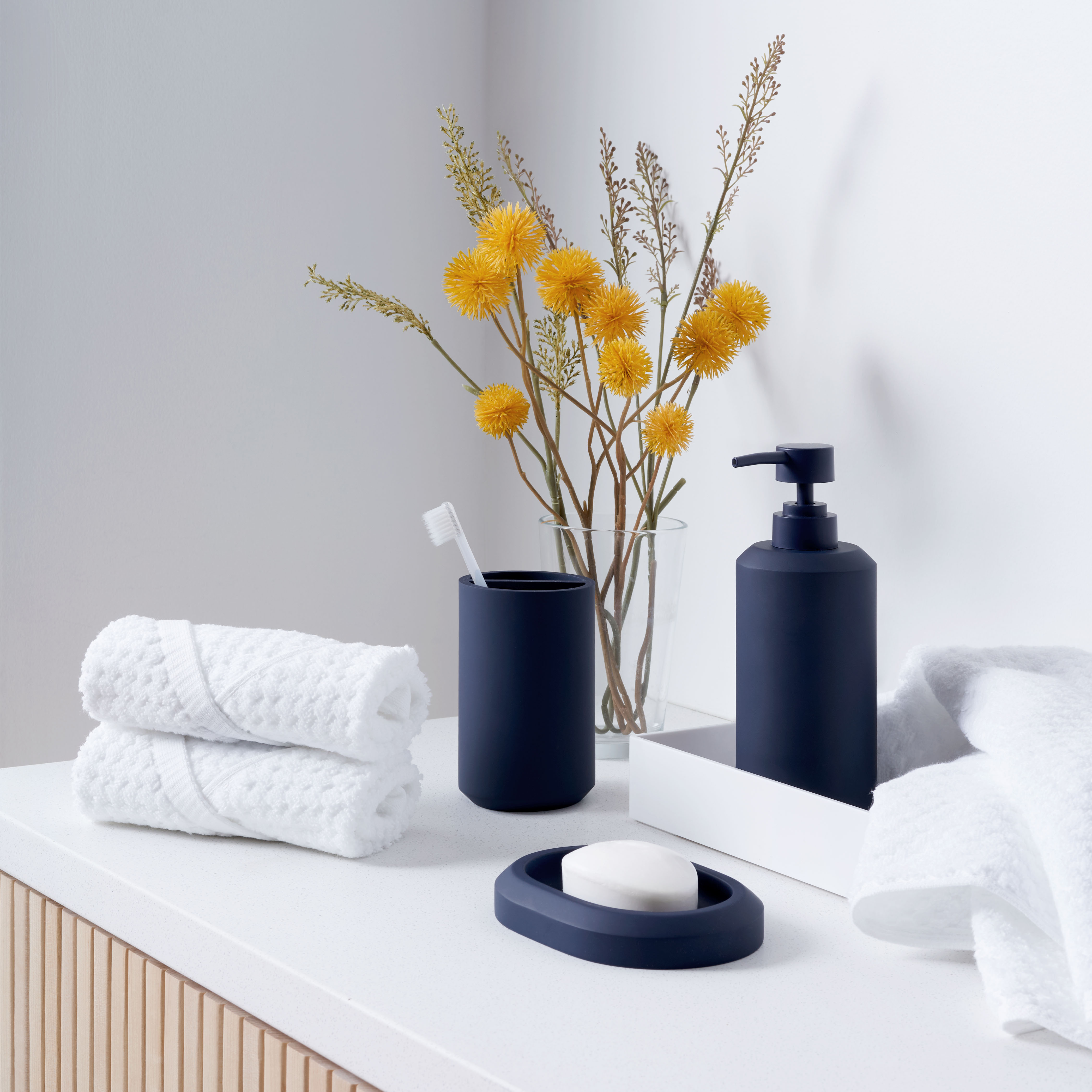 Gap Home Solid Matte Resin Bath Accessory Set, Navy, 3Pieces