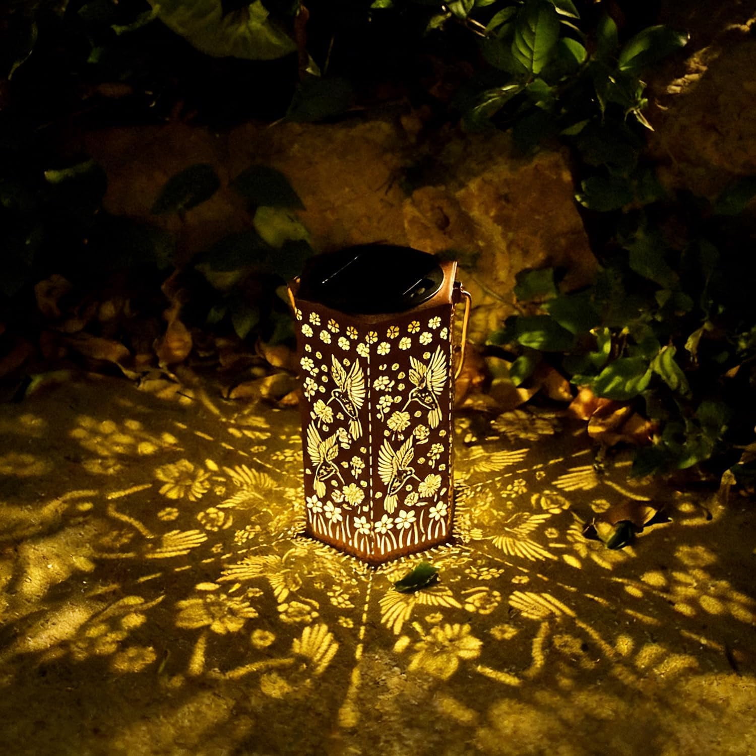 Hummingbird Solar Lantern Lights for Hanging or Table Outdoor Waterproof , Solar Courtyard Projection lamp, Gift for Women Mon Grandma Hanging Lights for Patio Courtyard Garden