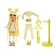 thumbnail image 3 of Muñeca Rainbow High Amarillo, 3 of 4