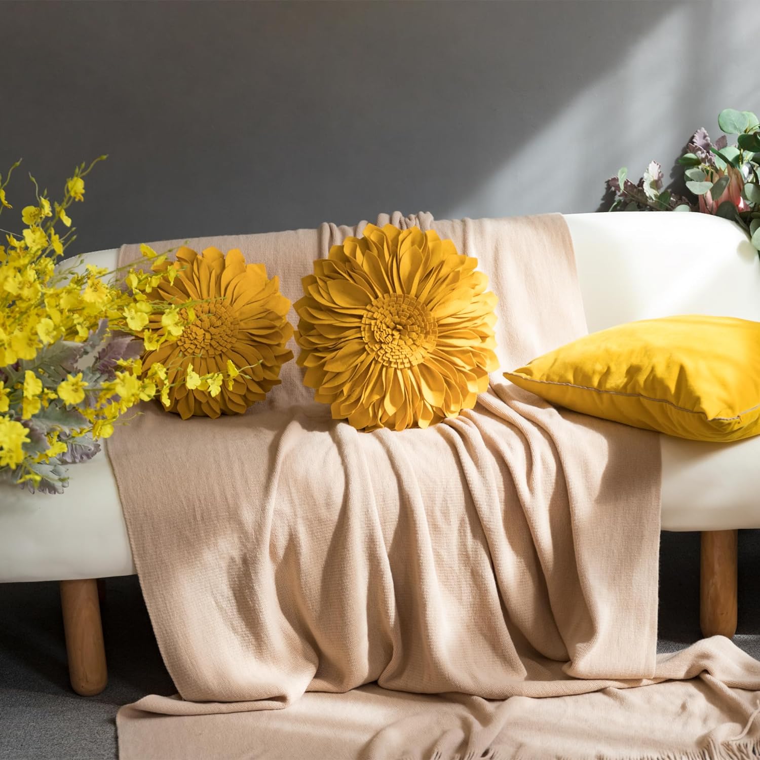 Jwh 3D Sunflower Decorative Throw Pillow, 14 Inch, Yellow photo 3