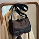 thumbnail image 5 of Bolso de hombro de algodón acolchado rombo Casual Shopping Crossbody Bag (negro), 5 of 8