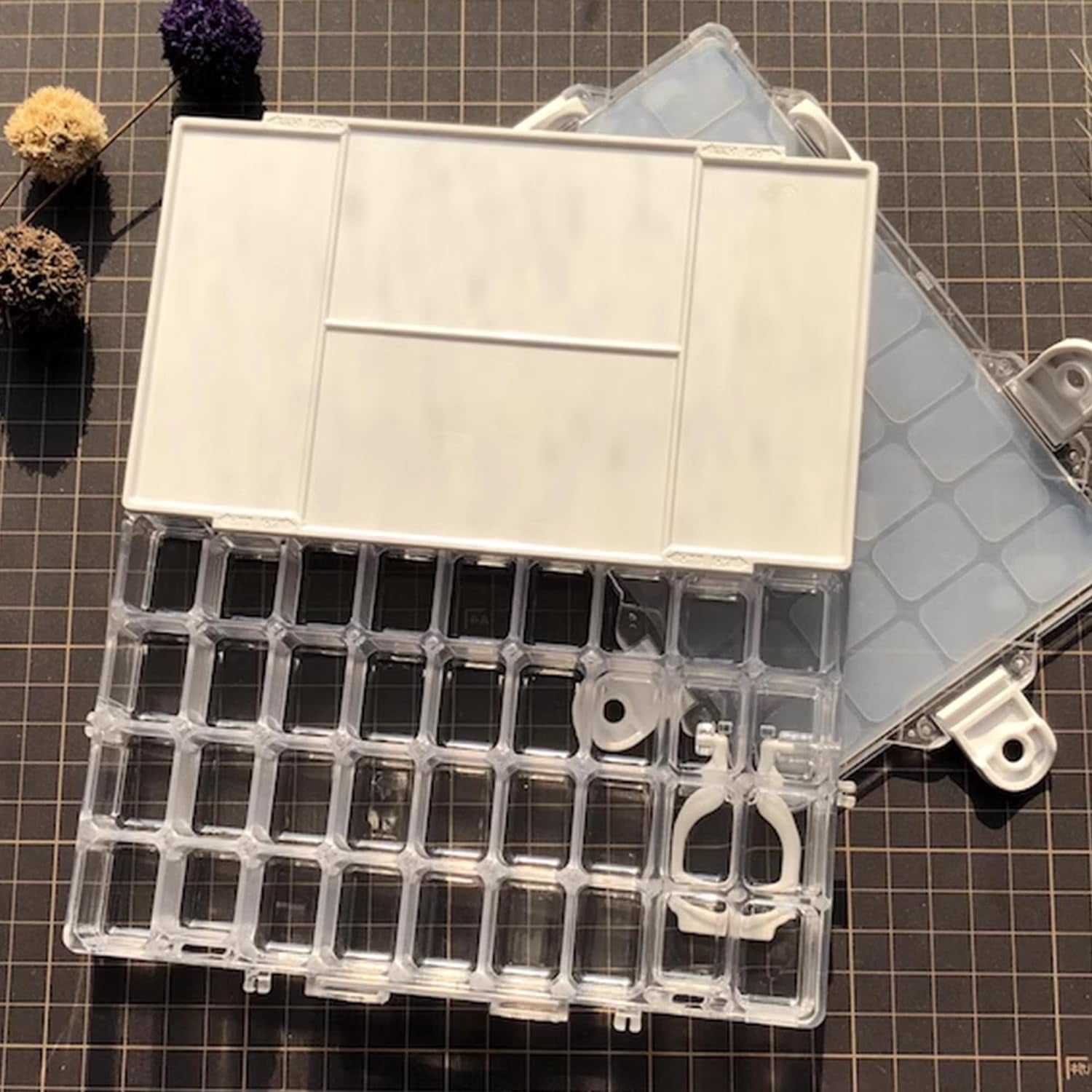 Plastic Paint Palette Tray，White Paint Storage Palette Box 36 Wells，Travel Watercolor Set，Paints Containter for Watercolors, Gouache, Acrylic and Oil Paint
