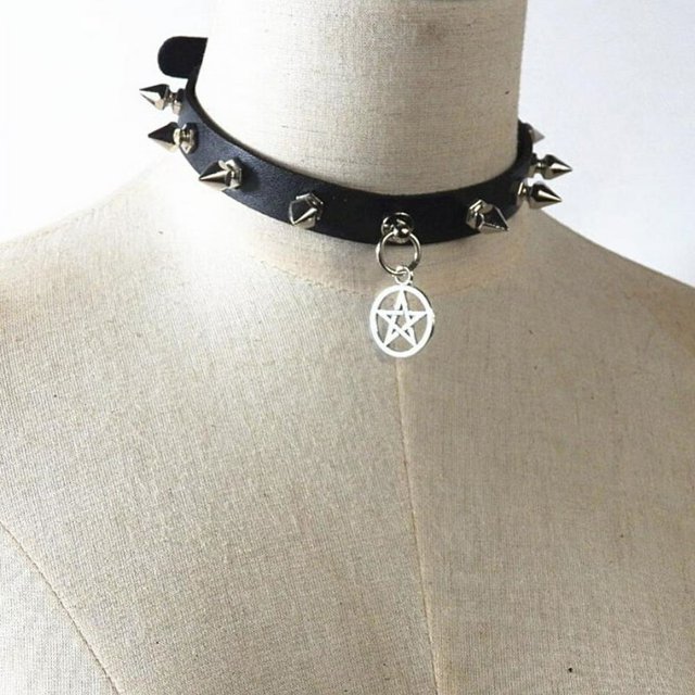 Gothic Star Pendant Rivet Choker Women Punk Leather Neckalce Jewelry