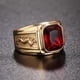thumbnail image 4 of Anillo de acero inoxidable Shaofei con diseño cuadrado piedra negra y roja estilo punk retro dorado, 4 of 5
