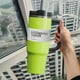 thumbnail image 3 of Vaso Stanley Quencher H2.0 Flowstate de acero inoxidable aislado al vacío con tapa y pajita para agua, té helado o café 40oz, 3 of 5