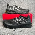 thumbnail image 1 of New Balance Fresh Foam X Hierro v8 Size 13 Men Black Shadow Grey MTHIERK8, 1 of 6