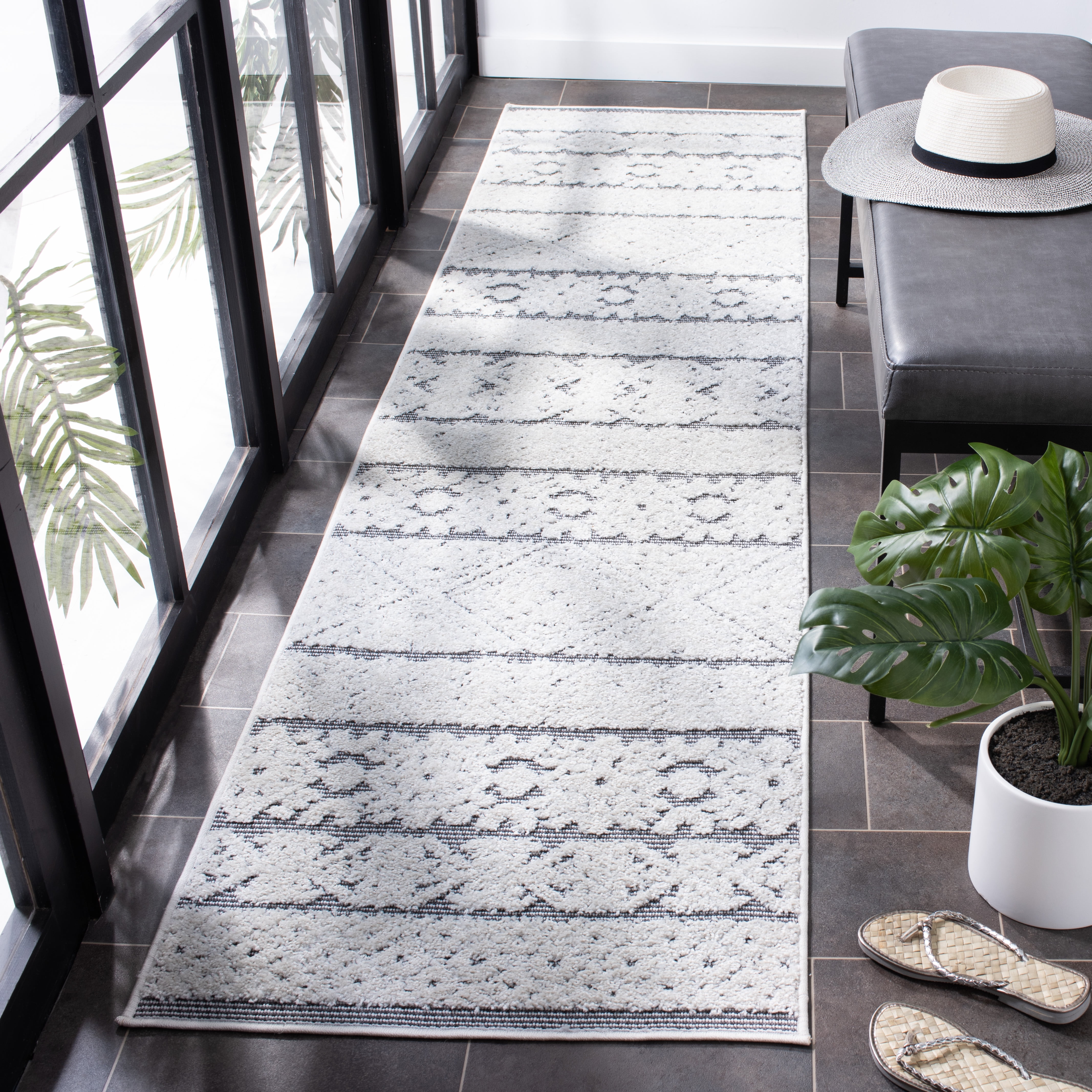 Safavieh Cabana Allycia Ivory/Grey 2'2"X9' Indoor/Outdoor Runner