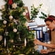 thumbnail image 4 of Decoraciones navideñas, adornos navideños, regalos navideños, decoración colgante para árbol de Navidad, simulación de escena, campanas verdes, una campana, 4 of 6