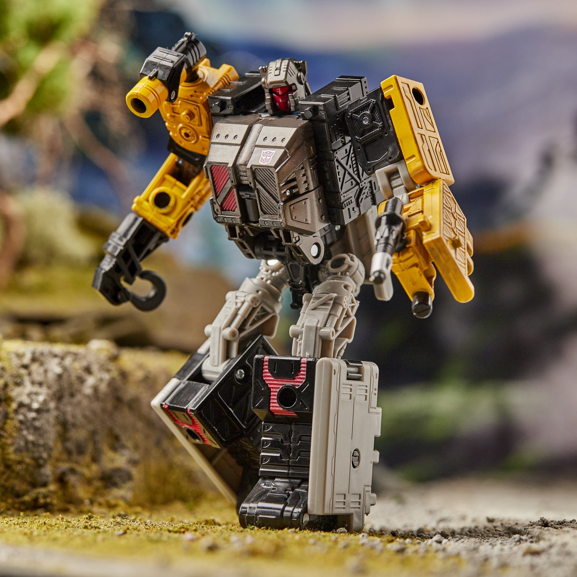 Transformers Generations War for Cybertron Deluxe WFC-E8 Ironworks