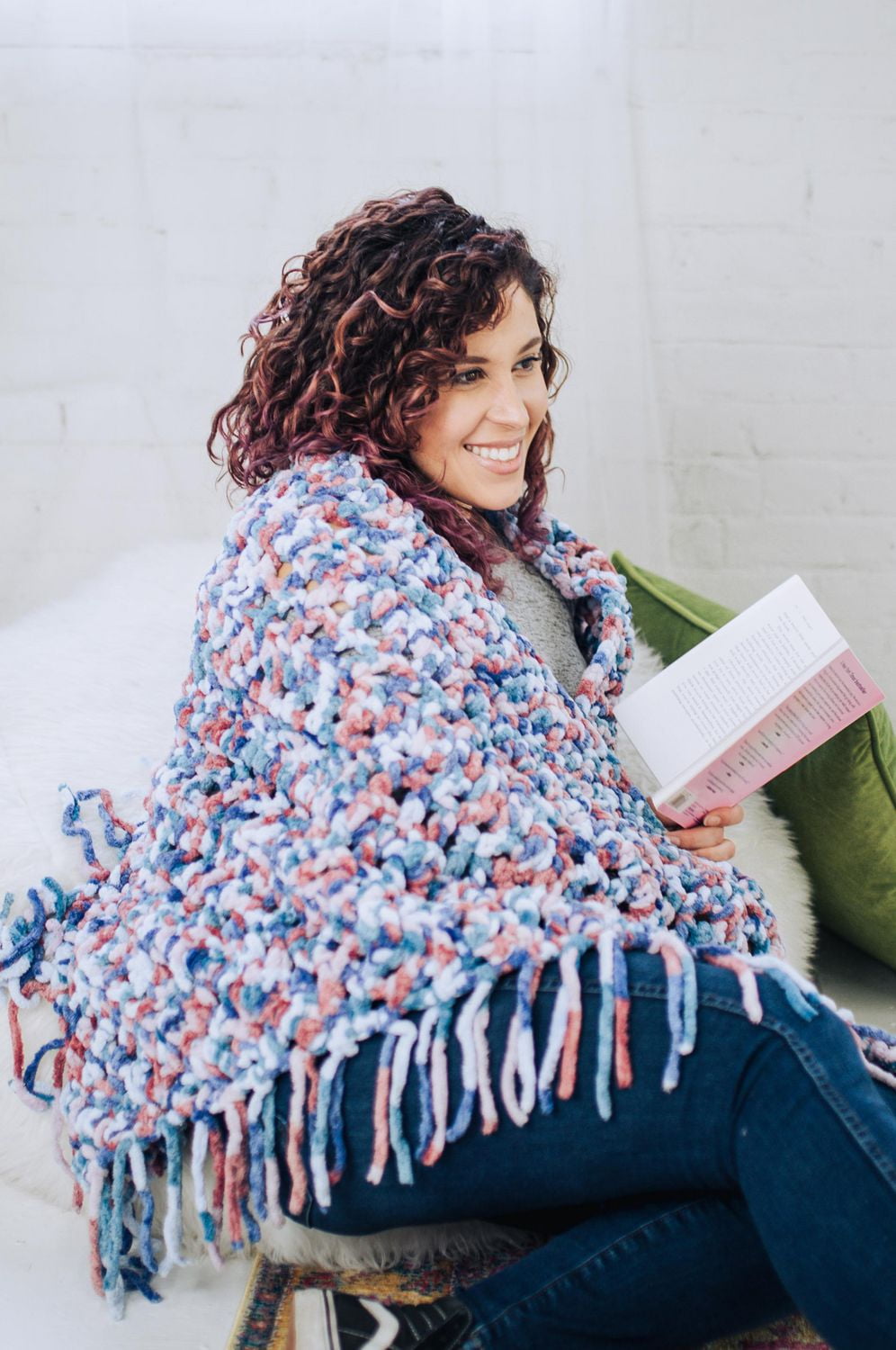 Lion Brand Cover Story™ Yarn Zephyr #6 Super Bulky Yarn 1000g/500m 1 CT