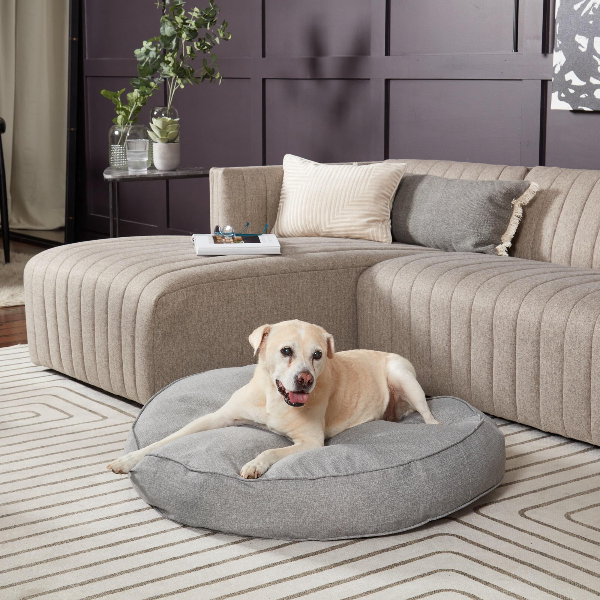 Happy Hounds Gordie Indoor/Outdoor Round Dog Bed, Medium (36"), Heather