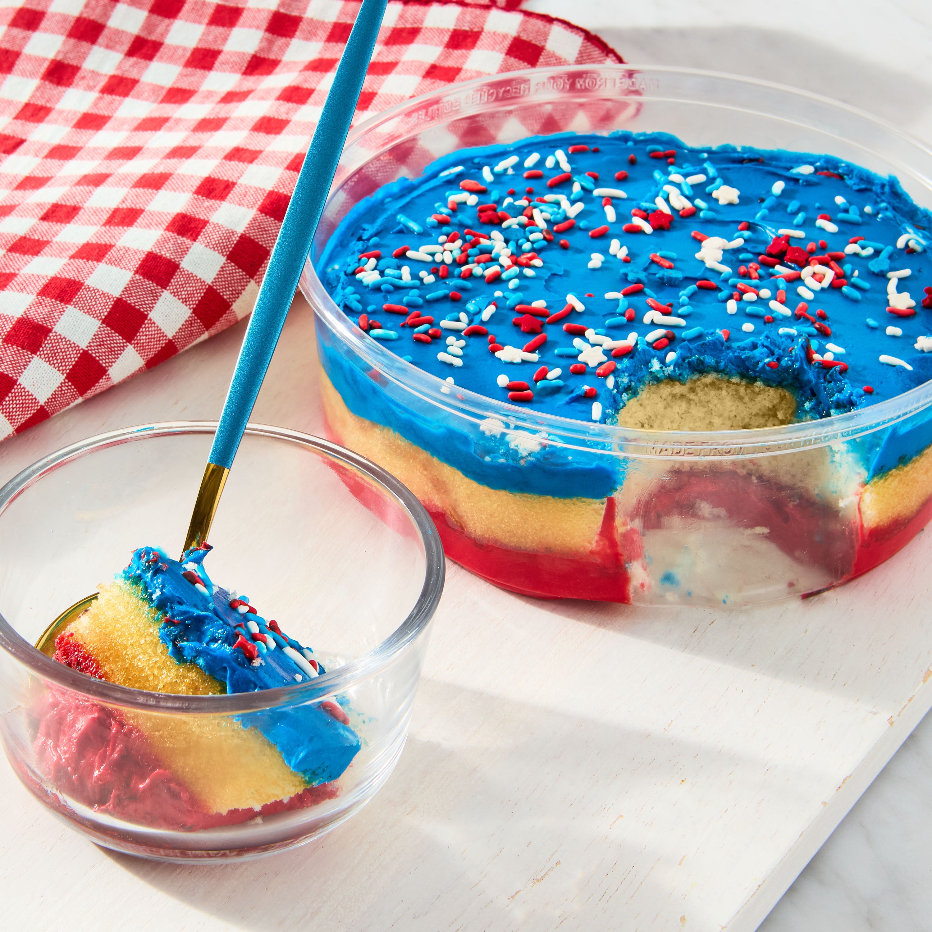 Freshness Guaranteed 7" Freedom Scoop Cake, 15 oz (Refrigerated)