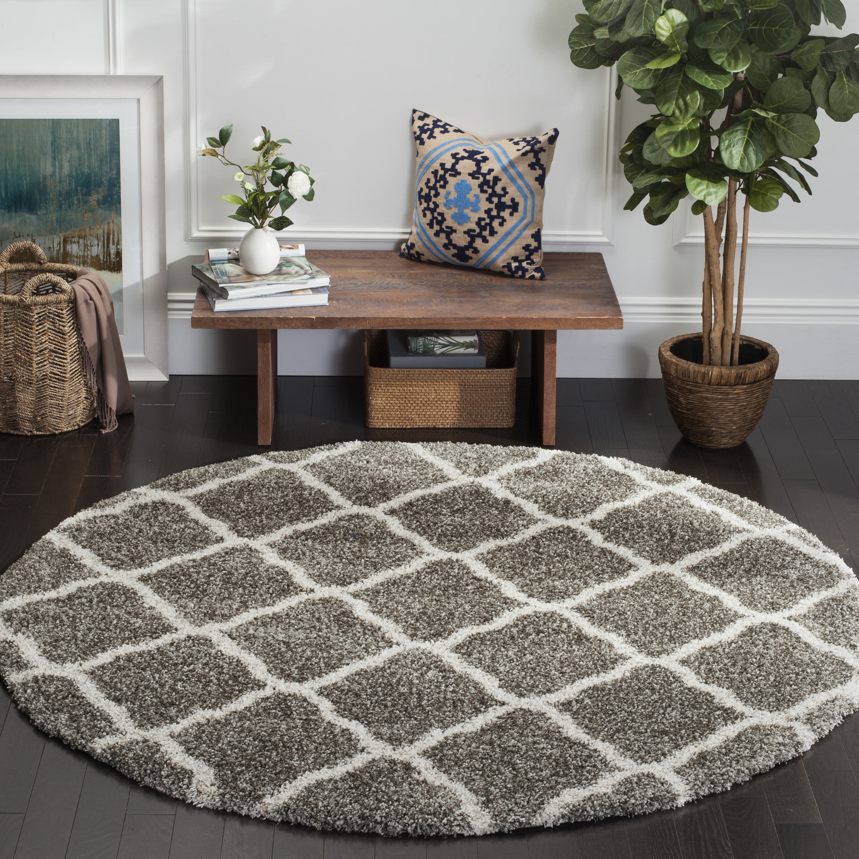 SAFAVIEH Hudson Aline Plush Geometric Shag Area Rug, Grey/Ivory, 3' x 3' Round