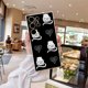 thumbnail image 1 of Exprese su personalidad con adorables estuches adhesivos para iPhone de Apple, 1 of 4
