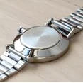 thumbnail image 4 of Reloj pulsera Casio MTP-VT01 con correa de acero inoxidable color plateado - fondo azul, 4 of 6