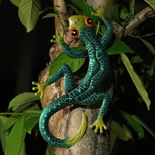 Vivid Gecko Wall Decorativo Escultura de pared Escalada Gecko Estatuas Colgando Arte Artesanía de hierro para valla Hogar Jardín Patio Comedor Verde BLESIY Decoraciones colgantes de pared Gecko