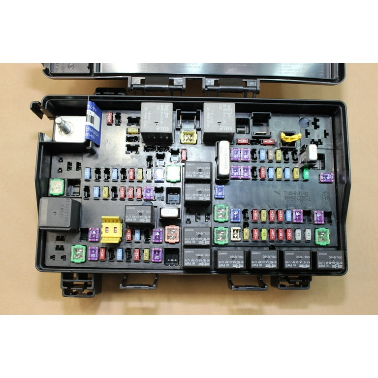 2014 Durango Fuse Relay Box Junction Totally Integrated Power Module  68137440 TIPM