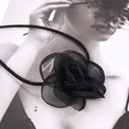 thumbnail image 2 of Collar vintage de flores hechas a mano con chocolate y rosas desplumadas, 2 of 5