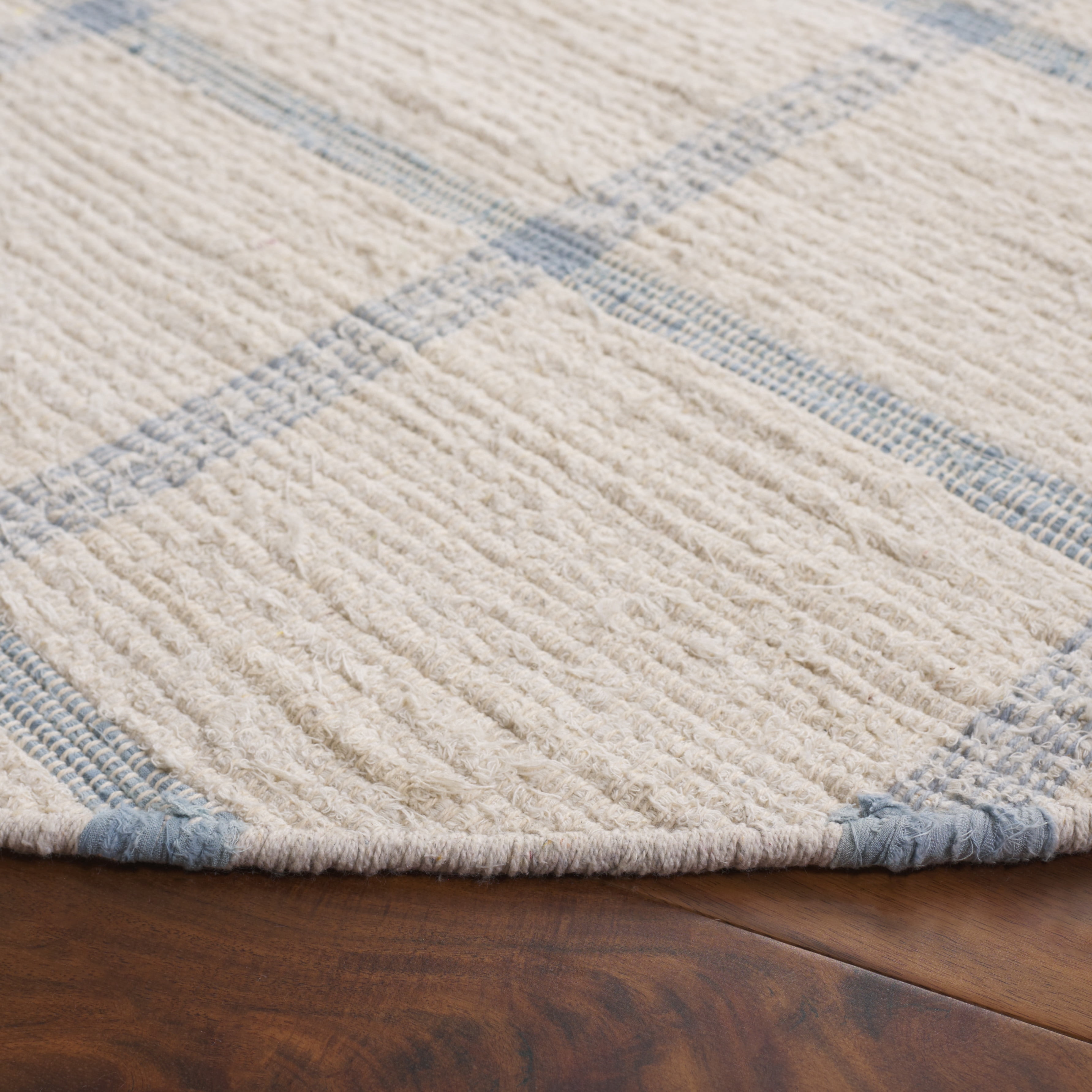 Safavieh Montauk Bevin Checkered Area Rug, Ivory/Blue, 8' x 8' Round
