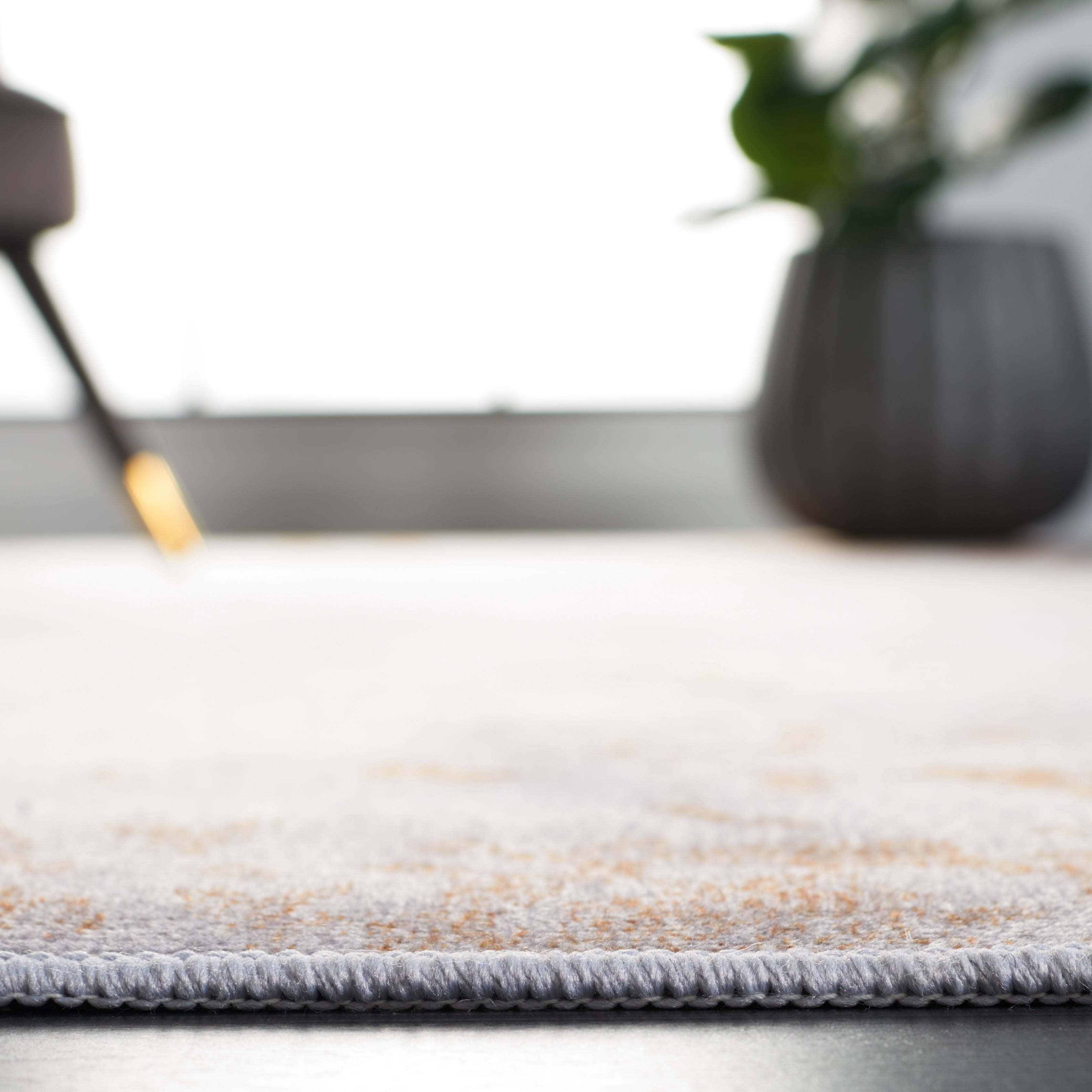 SAFAVIEH Tacoma Amilia Traditional Machine Washable Area Rug, Grey/Rust, 5' x 8'