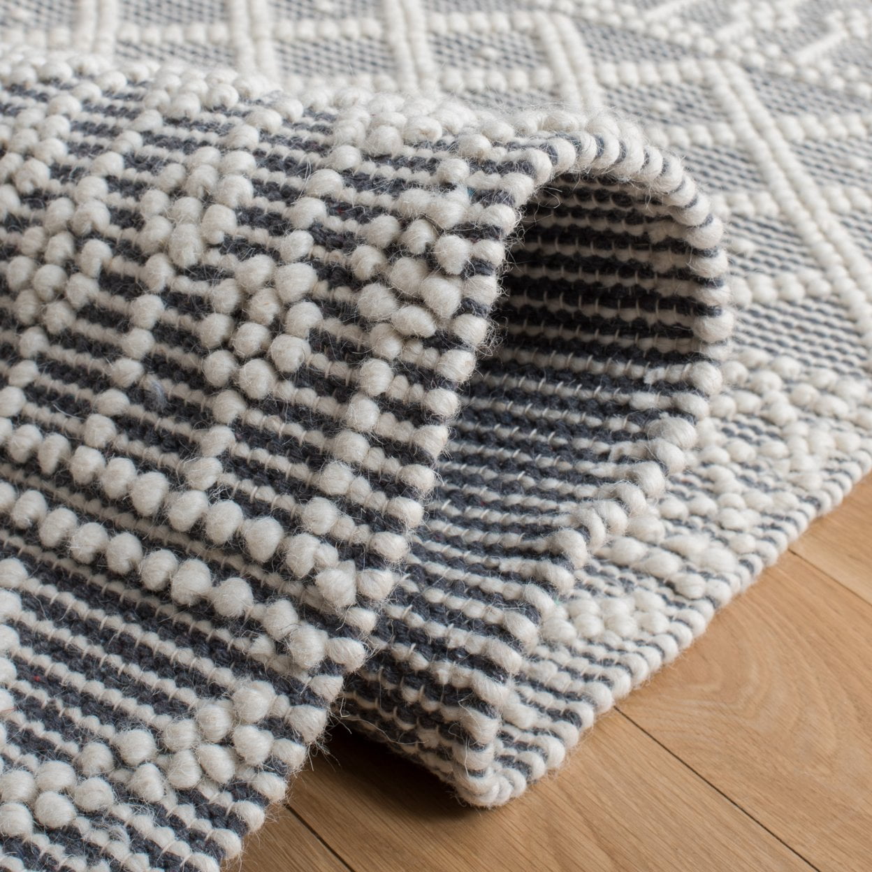 SAFAVIEH Natura Zephyr Geometric Area Rug, Ivory/Grey, 6' x 9'