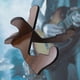 thumbnail image 1 of Soporte de guitarra de madera duradero con bordes de cuero para violonchelo/mandolina/banjo/nogal, 1 of 9