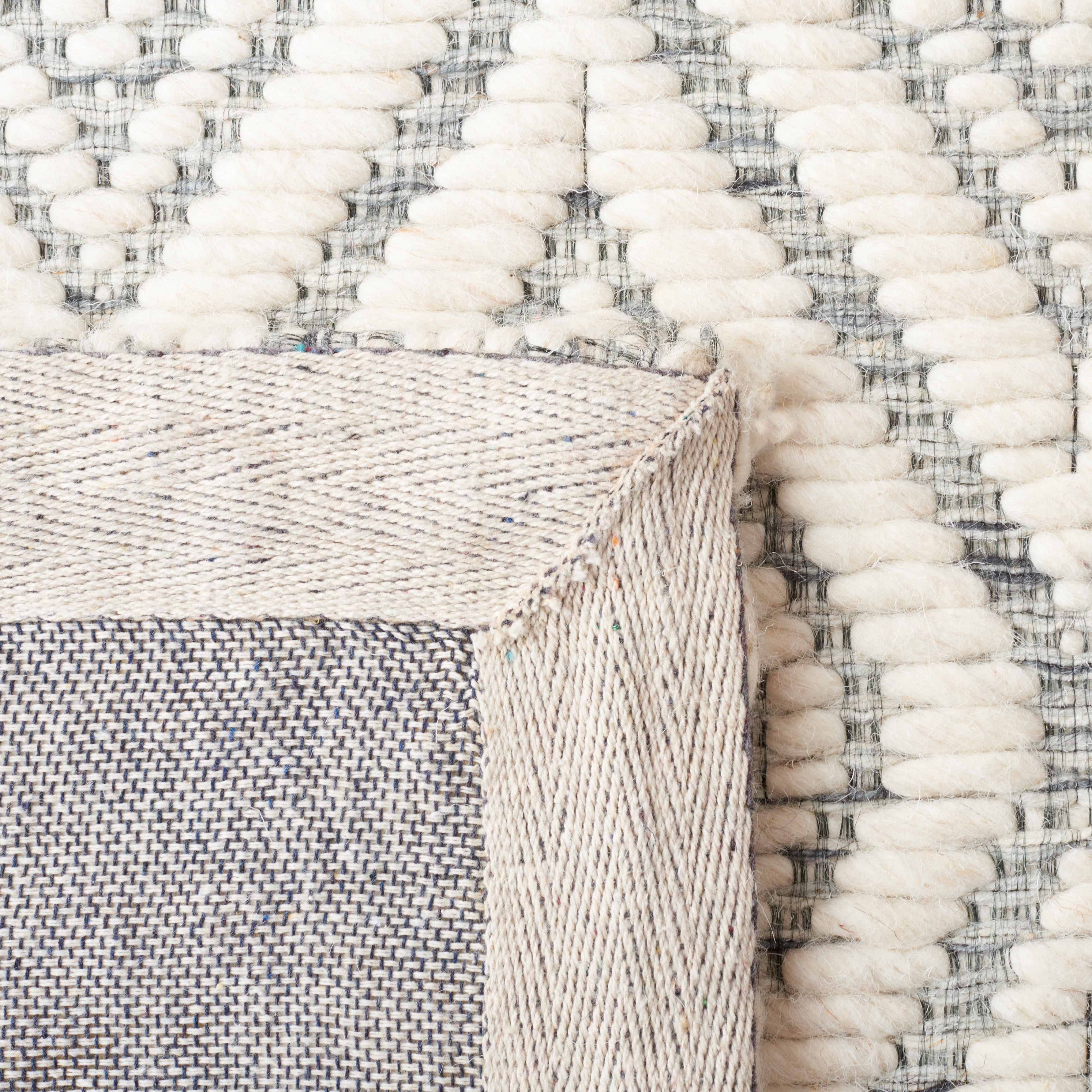 SAFAVIEH Marbella Winston Diamond Area Rug, Dark Grey/Ivory, 6' x 6' Round