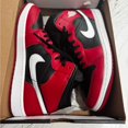 thumbnail image 1 of Jordan Jordan 1 Milieu Rouge et Noir, 1 of 4