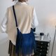 thumbnail image 4 of Bolso cruzado con cadena de ante de piel artificial con borla tachonada para cartera de mujer, 4 of 5