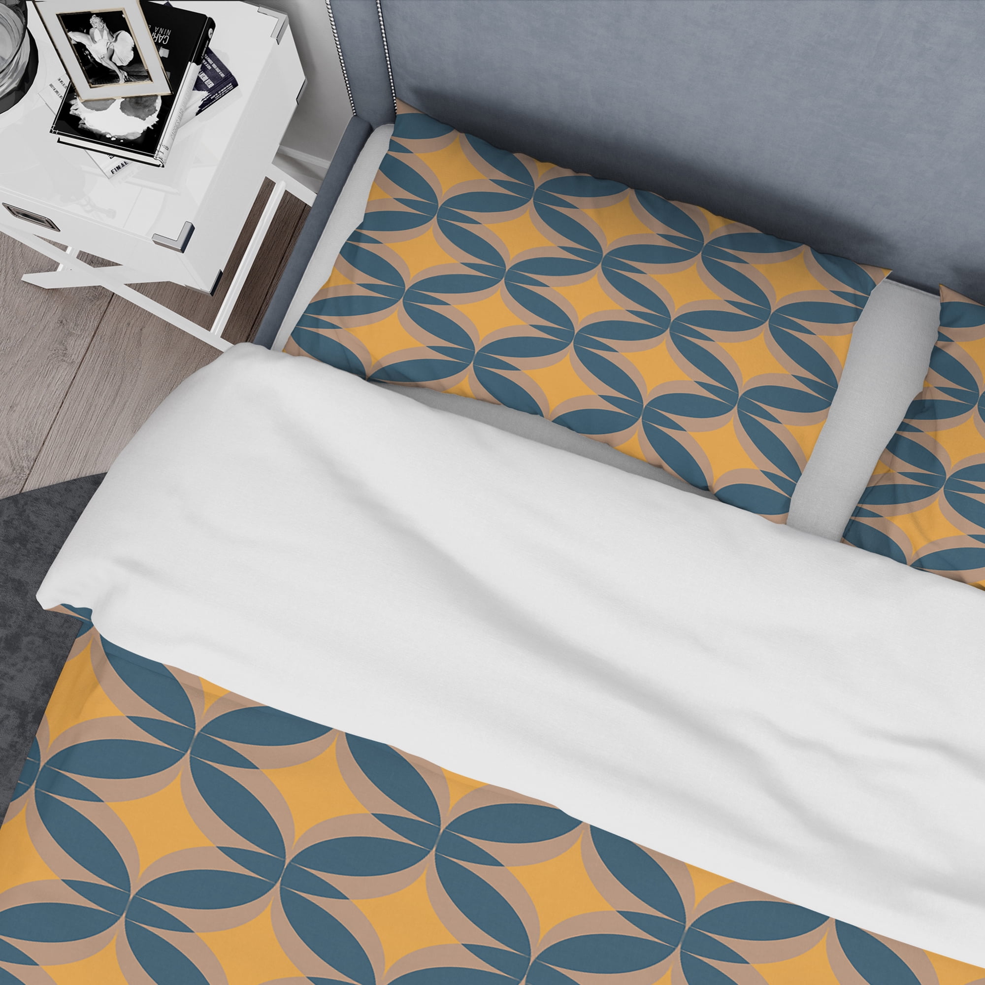 Designart 'Abstract Retro Design III' Mid-Century Modern Duvet Cover Set