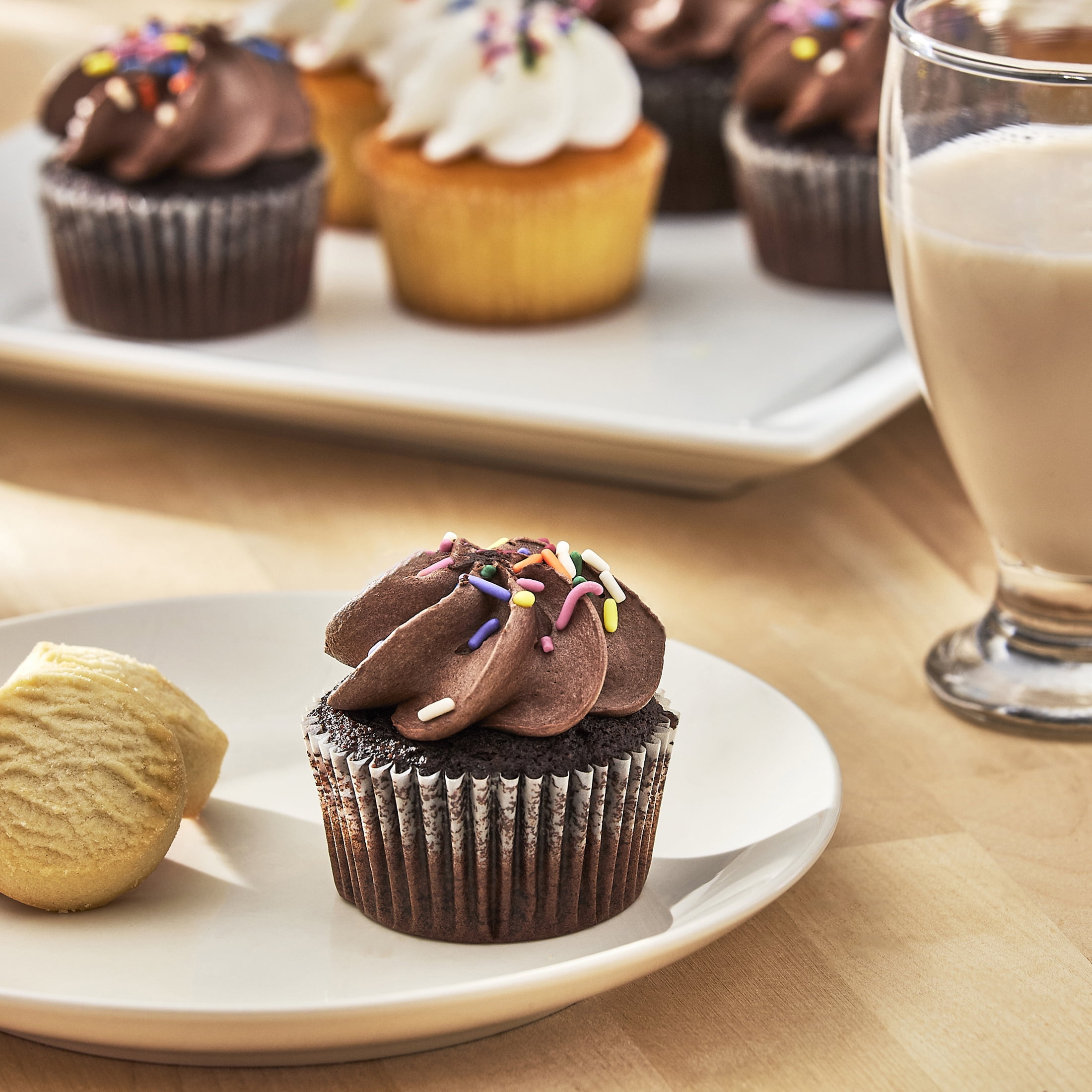 Freshness Guaranteed Vanilla and Chocolate Cupcakes with White and Chocolate Icing and Sprinkles, 52.5 oz, 24 Count