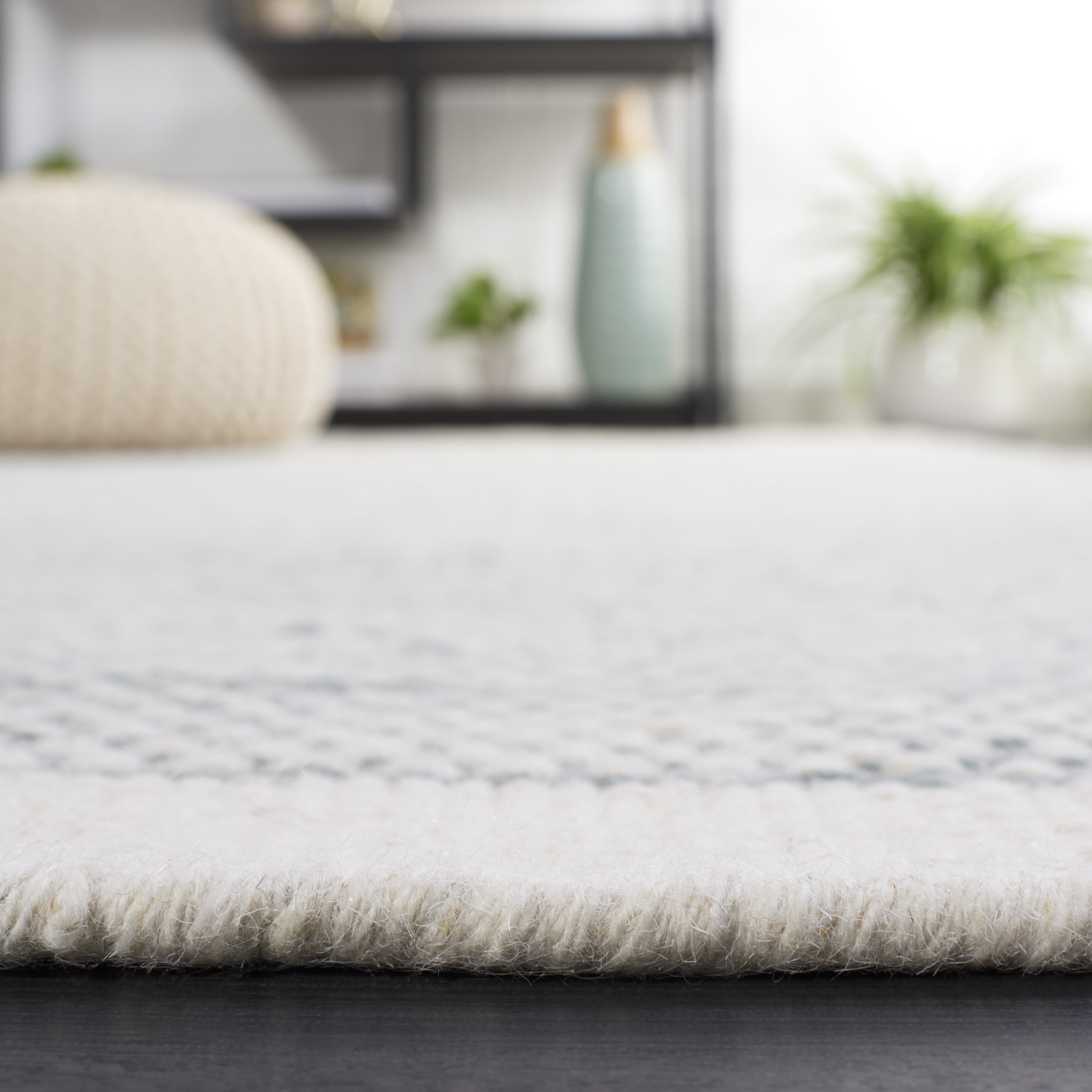 SAFAVIEH Natura Mellony Solid Area Rug, Light Blue/Ivory, 6' x 6' Round
