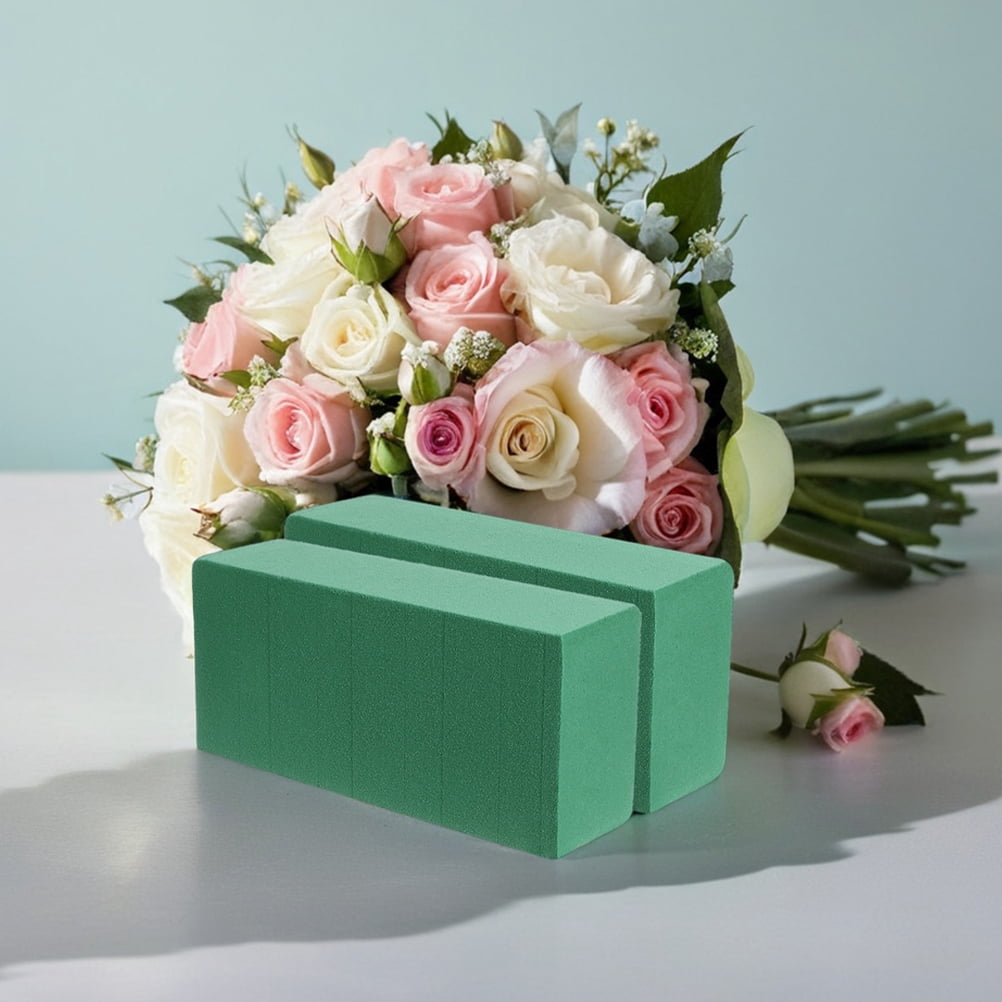 LOLIPPYY 7-Piece Green Floral Foam Blocks for Wedding Flower Arrangements with Water Retention and Secure Hold