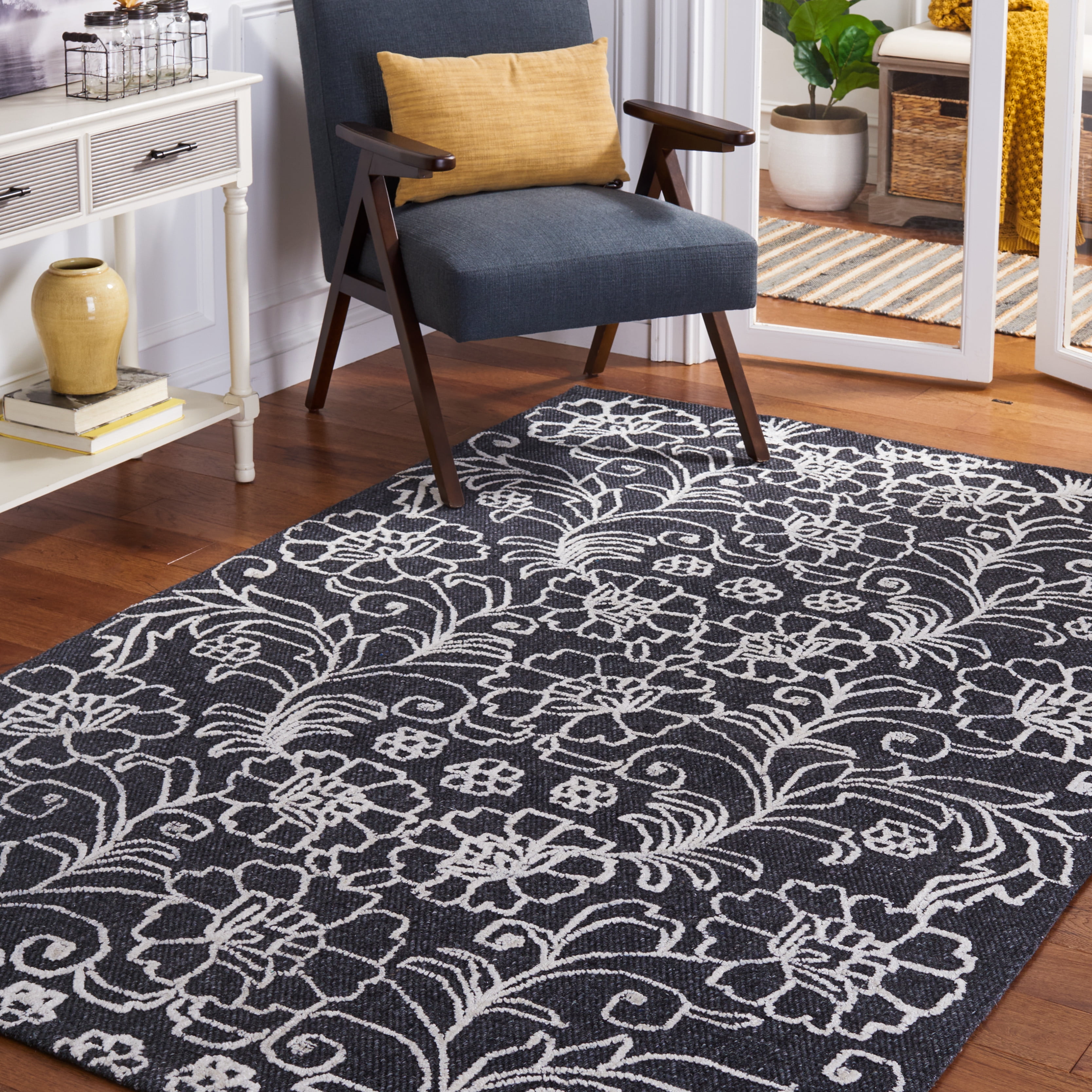 SAFAVIEH Marbella Zarif Floral Area Rug, Black/Ivory, 6' x 6' Square