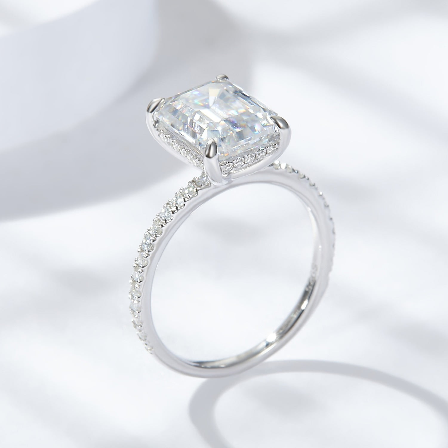 4ct 18K Gold Emerald Cut Moissanite Engagement Rings for Women D Color VVS1 Moissanite Rings Jewelry S925 Sterling Silver Women Diamond Rings with Certificate
