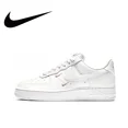 thumbnail image 3 of Zapatillas Nike originales Air Force 1 07 de caña baja, cómodas y casuales para exteriores, color negro, blanco y rojo, 3 of 5
