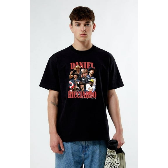 Vintage Daniel Ricciardo F1 Race Driver Gift T-Shirt, for men & women, up to size 5XL.