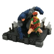 DC Gallery Dark Knight Returns Batman & Carrie Dlx PVC Figure