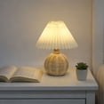thumbnail image 4 of Lámpara Mesa Plisada, Pantalla Lino, Base Ratán, Luz Amarilla Suave, Luz Noche Con Exquisita Para Dormitorio, Mesita Noche, Habitación Niñas, Sala Estar, Cocina, Escritorio, 4 of 7
